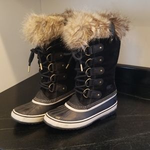 Sorel - Joan of Arctic Boots in Black, Quarry